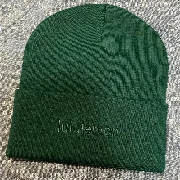 NWT Lululemon Women’s Cable Knit Pom Beanie Forest Green NWT Lululemon Women main image 4